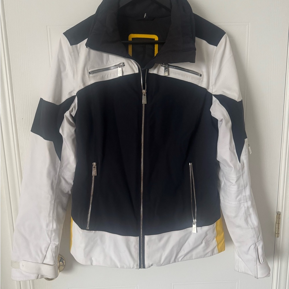 Toni Sailer Women's Black and White Ski Jacket size 40 snowboard